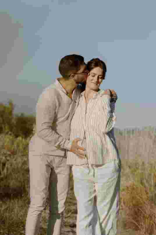 Marche complice - Shooting grossesse Frontignan Plage