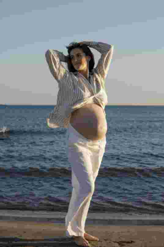 Lumière du soir - Photographe grossesse Frontignan Plage